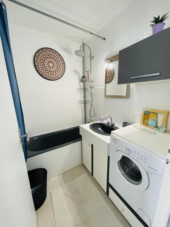 F2 près débarcadère, en centre ville, des thermes EVIAN LES BAINS Extérieur photo