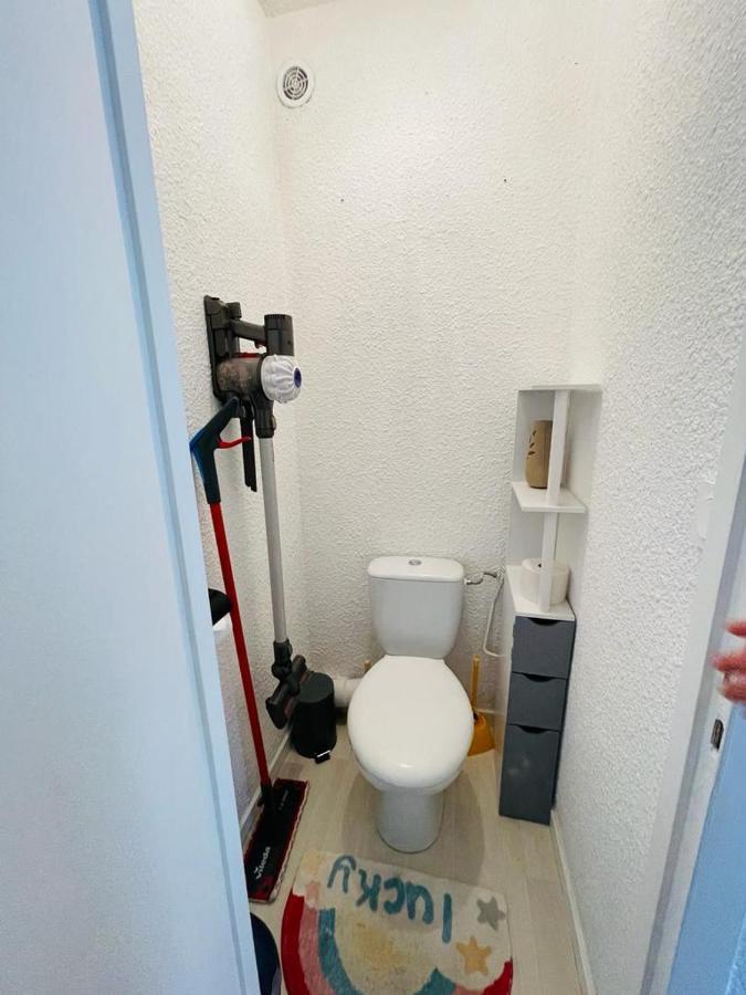 F2 près débarcadère, en centre ville, des thermes EVIAN LES BAINS Extérieur photo