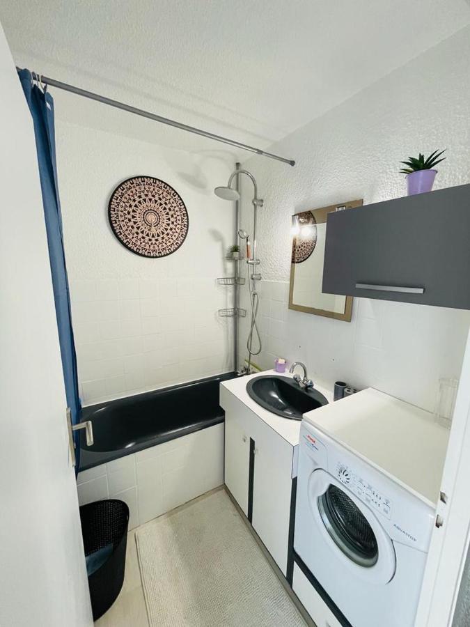 F2 près débarcadère, en centre ville, des thermes EVIAN LES BAINS Extérieur photo